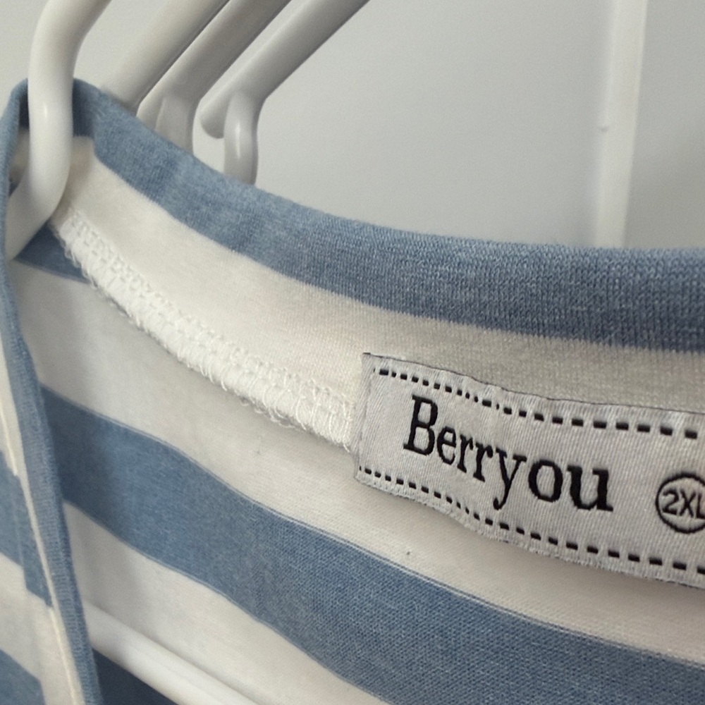 Berryou Blue and White Striped Sleeveless Top. Sz 2X - Picture 7 of 8